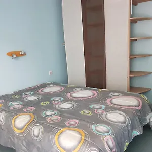 F2 En Rez De Jardin A Appartement Crest